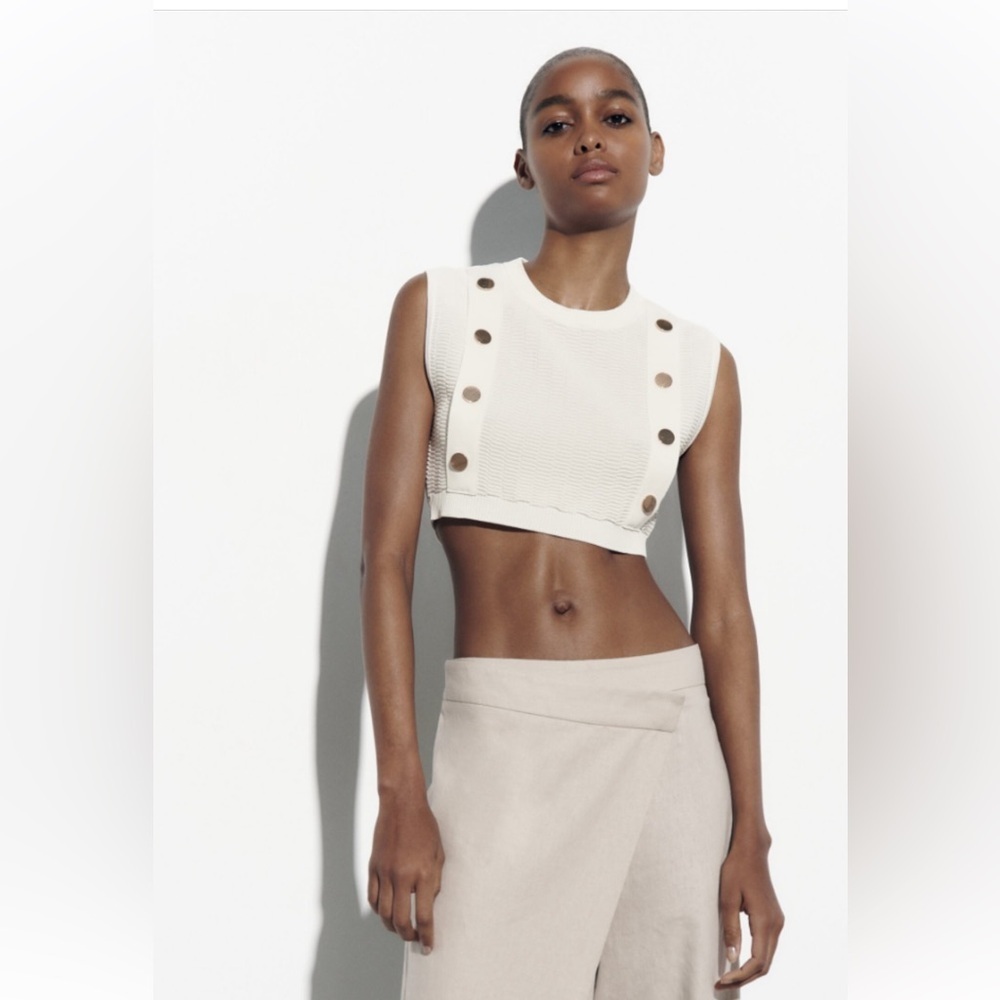 New! Zara medium buttoned knit crop top. - Picture 7 of 13